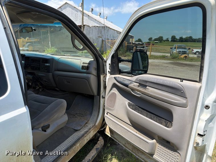 image for item EX2510 2001 Ford F250 Super Duty XL Ext. Cab utility bed pickup truck