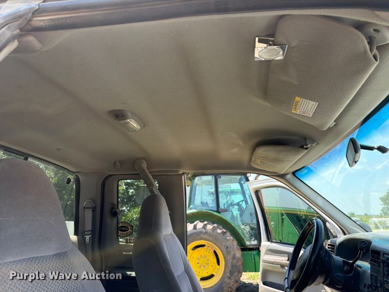 image for item EX2510 2001 Ford F250 Super Duty XL Ext. Cab utility bed pickup truck