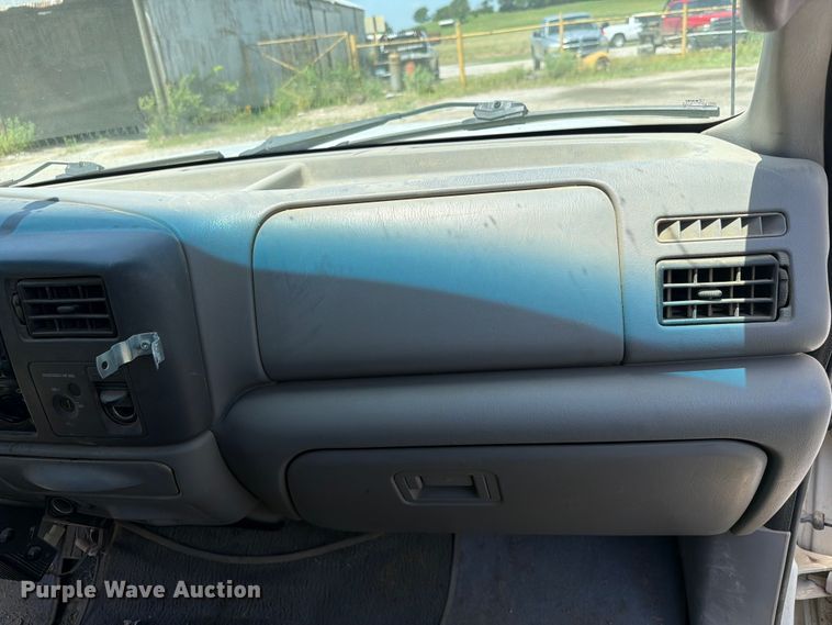 image for item EX2510 2001 Ford F250 Super Duty XL Ext. Cab utility bed pickup truck