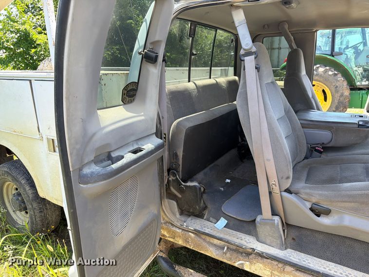 image for item EX2510 2001 Ford F250 Super Duty XL Ext. Cab utility bed pickup truck