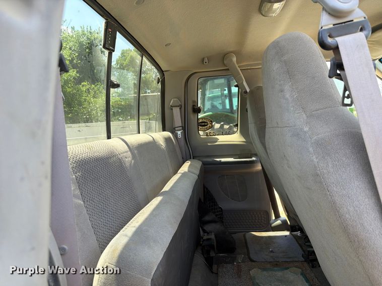 image for item EX2510 2001 Ford F250 Super Duty XL Ext. Cab utility bed pickup truck