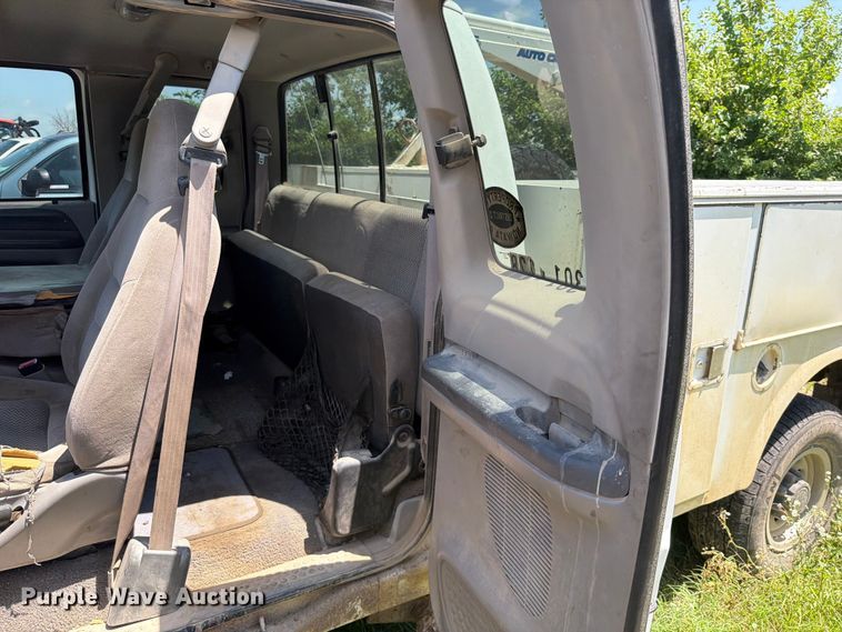 image for item EX2510 2001 Ford F250 Super Duty XL Ext. Cab utility bed pickup truck