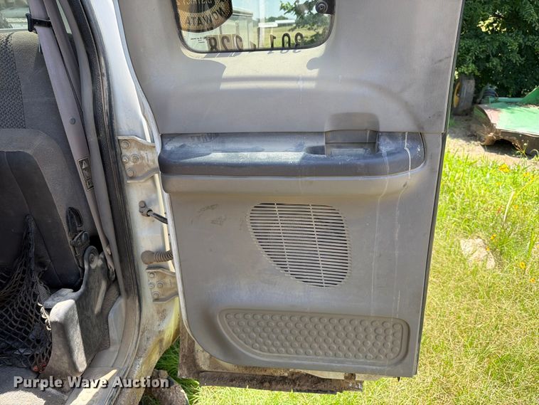 image for item EX2510 2001 Ford F250 Super Duty XL Ext. Cab utility bed pickup truck