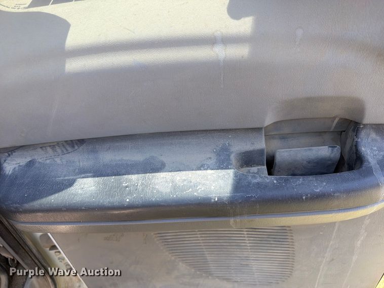 image for item EX2510 2001 Ford F250 Super Duty XL Ext. Cab utility bed pickup truck