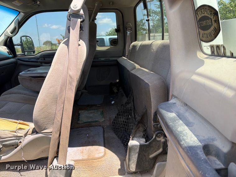 image for item EX2510 2001 Ford F250 Super Duty XL Ext. Cab utility bed pickup truck