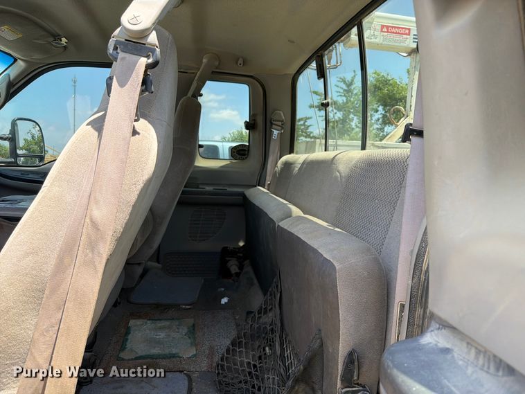image for item EX2510 2001 Ford F250 Super Duty XL Ext. Cab utility bed pickup truck