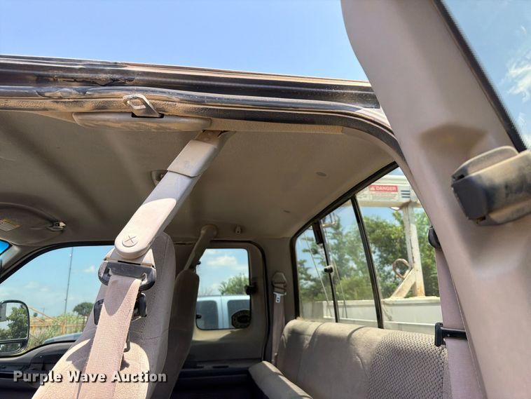 image for item EX2510 2001 Ford F250 Super Duty XL Ext. Cab utility bed pickup truck