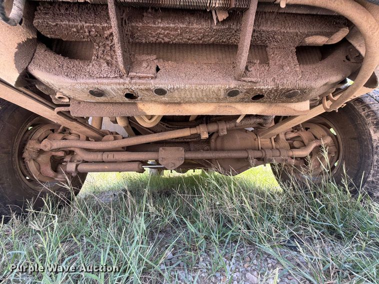 image for item EX2510 2001 Ford F250 Super Duty XL Ext. Cab utility bed pickup truck