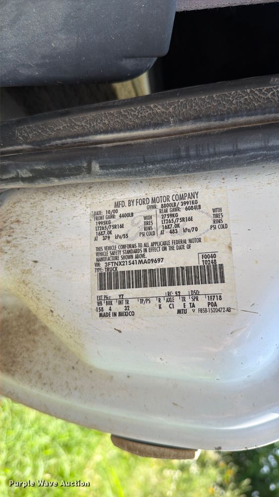 image for item EX2510 2001 Ford F250 Super Duty XL Ext. Cab utility bed pickup truck