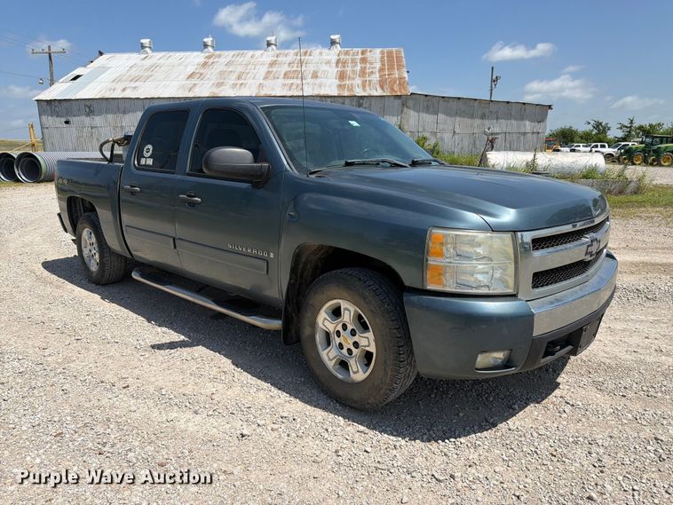 image for item EX2511 2008 Chevrolet Silverado 1500 Crew Cab pickup truck