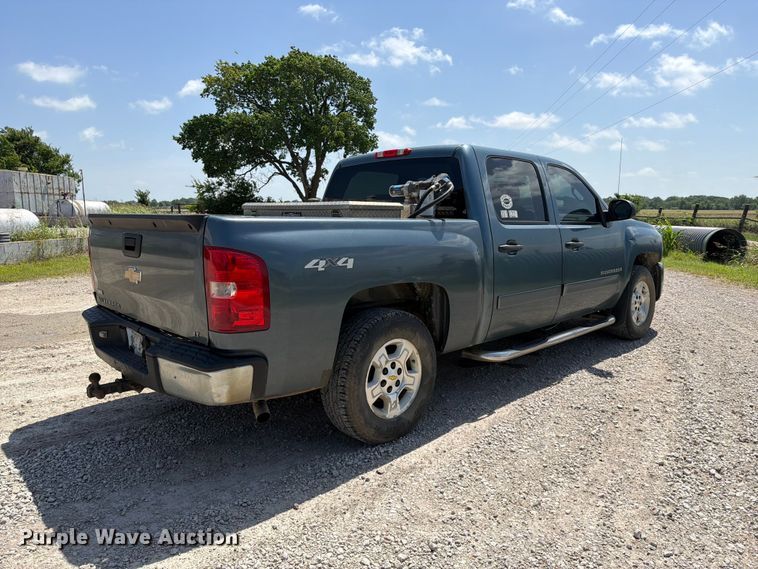 image for item EX2511 2008 Chevrolet Silverado 1500 Crew Cab pickup truck