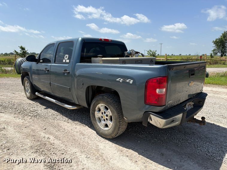 image for item EX2511 2008 Chevrolet Silverado 1500 Crew Cab pickup truck