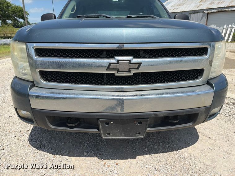 image for item EX2511 2008 Chevrolet Silverado 1500 Crew Cab pickup truck