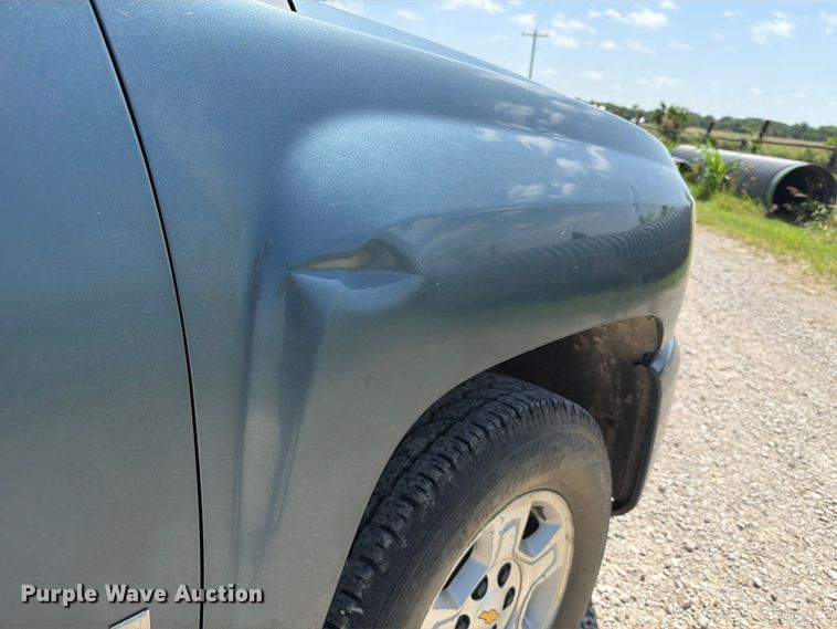 image for item EX2511 2008 Chevrolet Silverado 1500 Crew Cab pickup truck