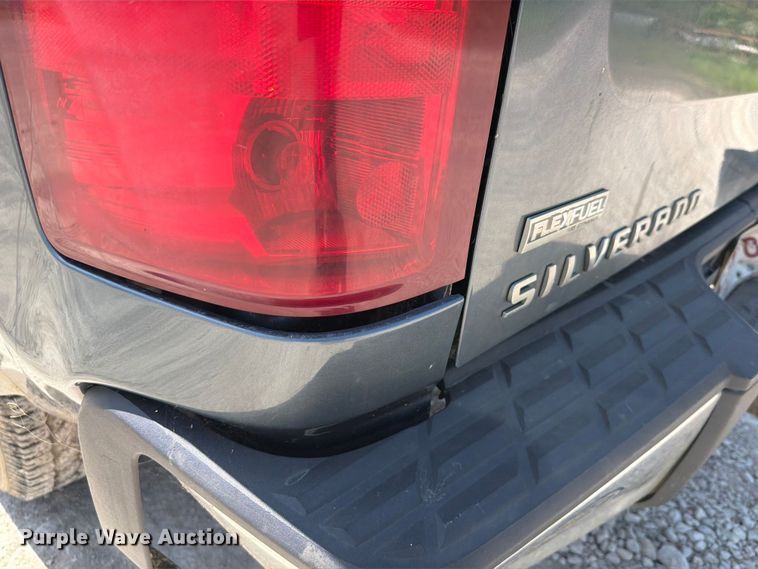 image for item EX2511 2008 Chevrolet Silverado 1500 Crew Cab pickup truck
