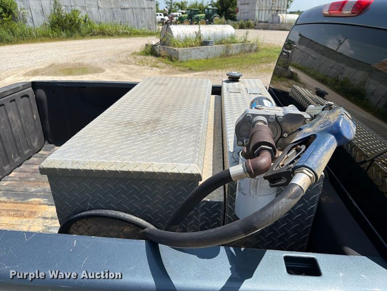 image for item EX2511 2008 Chevrolet Silverado 1500 Crew Cab pickup truck