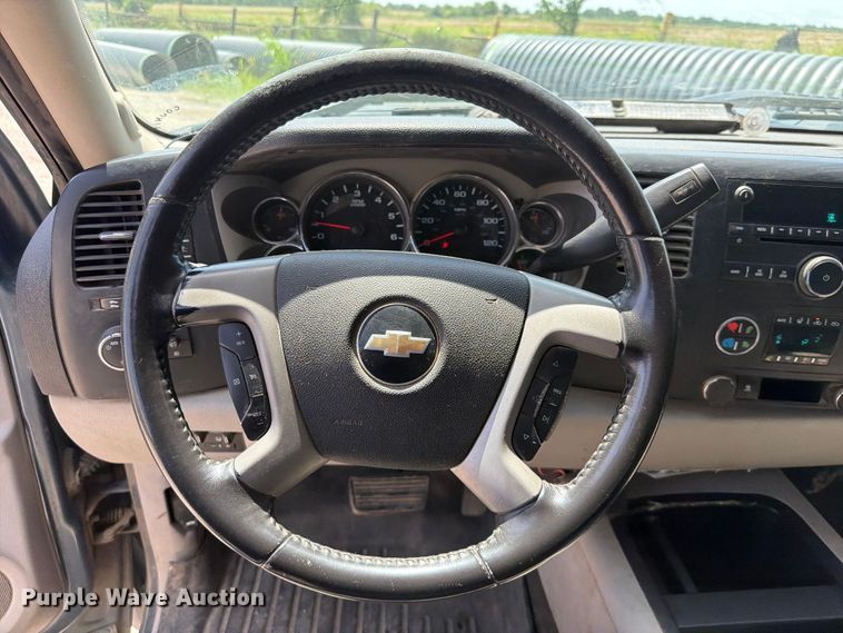 image for item EX2511 2008 Chevrolet Silverado 1500 Crew Cab pickup truck