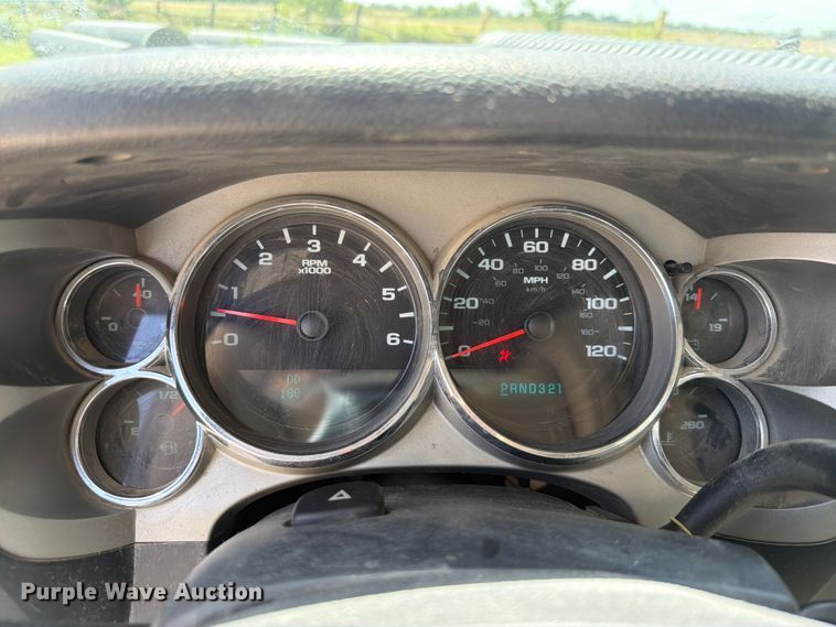 image for item EX2511 2008 Chevrolet Silverado 1500 Crew Cab pickup truck