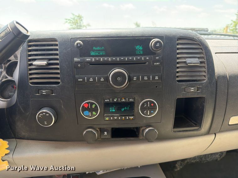 image for item EX2511 2008 Chevrolet Silverado 1500 Crew Cab pickup truck