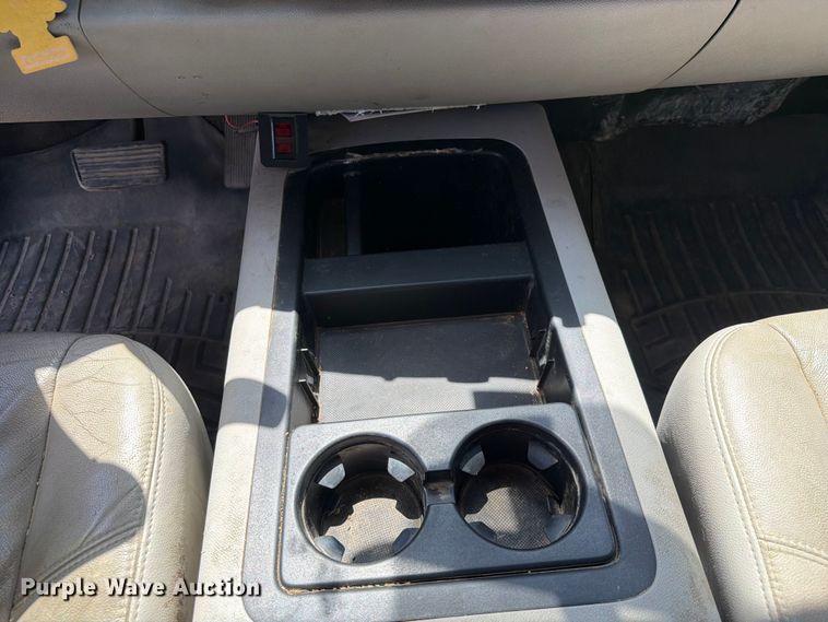 image for item EX2511 2008 Chevrolet Silverado 1500 Crew Cab pickup truck