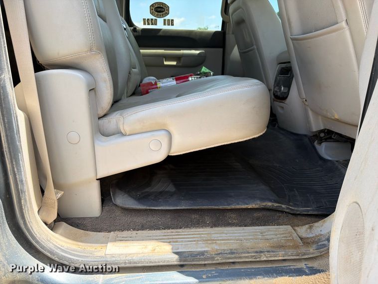 image for item EX2511 2008 Chevrolet Silverado 1500 Crew Cab pickup truck
