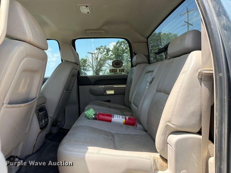 image for item EX2511 2008 Chevrolet Silverado 1500 Crew Cab pickup truck