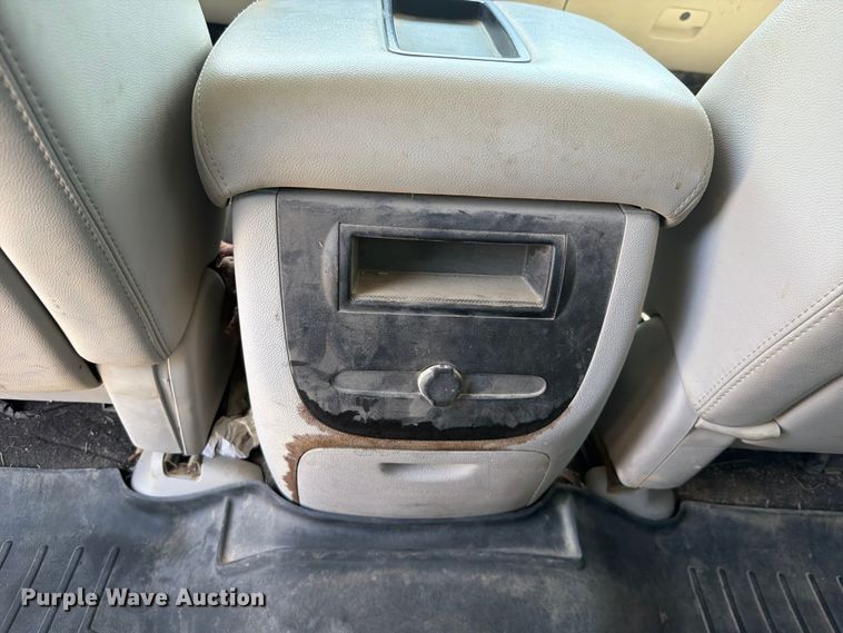 image for item EX2511 2008 Chevrolet Silverado 1500 Crew Cab pickup truck