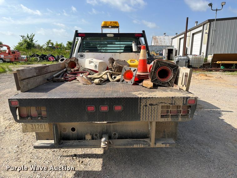 image for item EX2514 2004 Ford F250 Super Duty flatbed pickup truck
