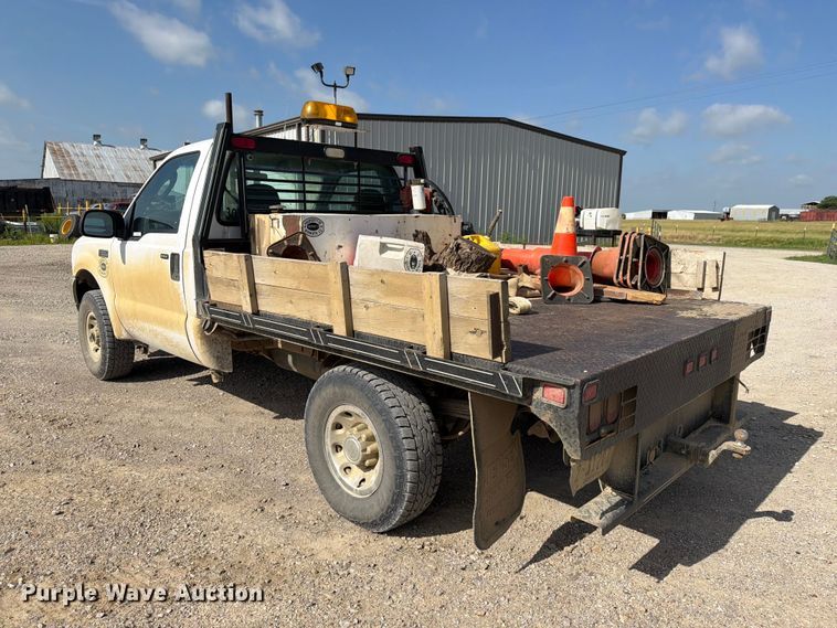 image for item EX2514 2004 Ford F250 Super Duty flatbed pickup truck