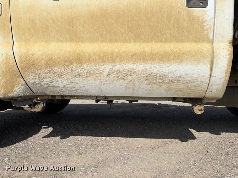 image for item EX2514 2004 Ford F250 Super Duty flatbed pickup truck