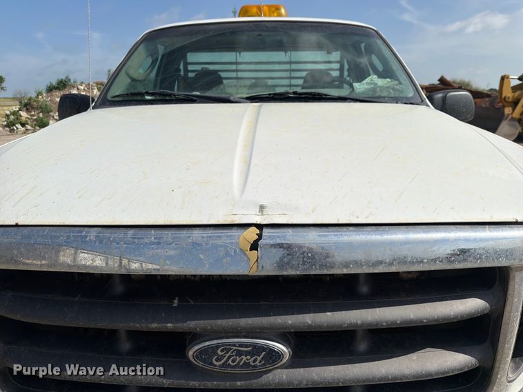 image for item EX2514 2004 Ford F250 Super Duty flatbed pickup truck