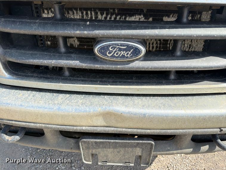image for item EX2514 2004 Ford F250 Super Duty flatbed pickup truck