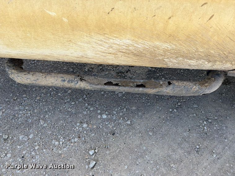 image for item EX2514 2004 Ford F250 Super Duty flatbed pickup truck