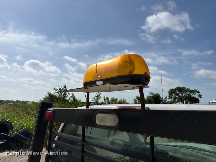 image for item EX2514 2004 Ford F250 Super Duty flatbed pickup truck