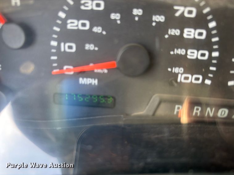 image for item EX2514 2004 Ford F250 Super Duty flatbed pickup truck