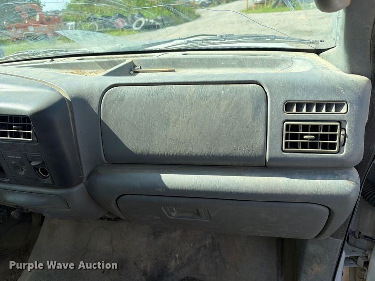 image for item EX2514 2004 Ford F250 Super Duty flatbed pickup truck