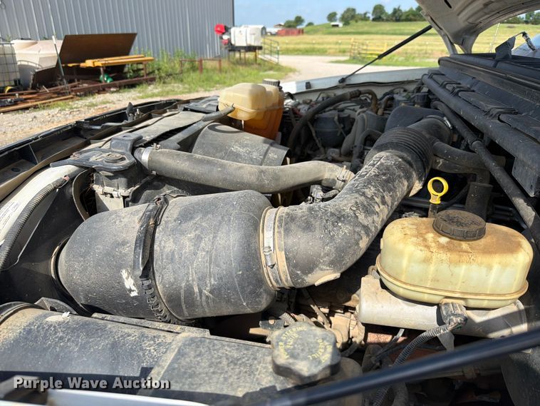 image for item EX2514 2004 Ford F250 Super Duty flatbed pickup truck