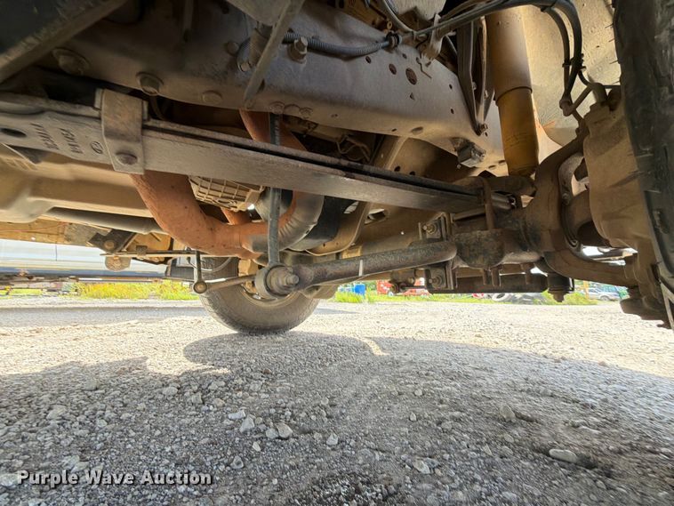 image for item EX2514 2004 Ford F250 Super Duty flatbed pickup truck