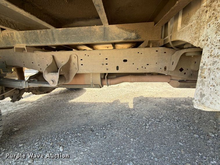 image for item EX2514 2004 Ford F250 Super Duty flatbed pickup truck
