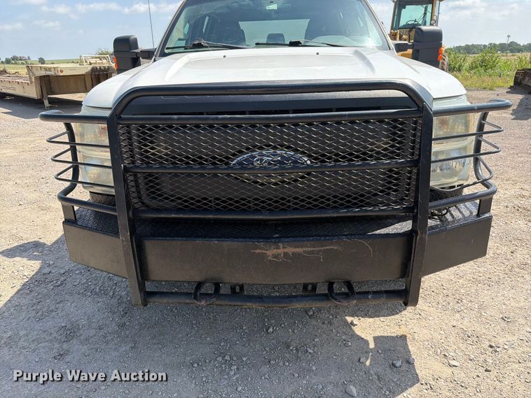 image for item EX2516 2011 Ford F250 Super Duty Crew Cab pickup truck