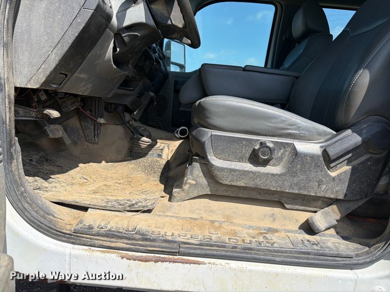 image for item EX2516 2011 Ford F250 Super Duty Crew Cab pickup truck