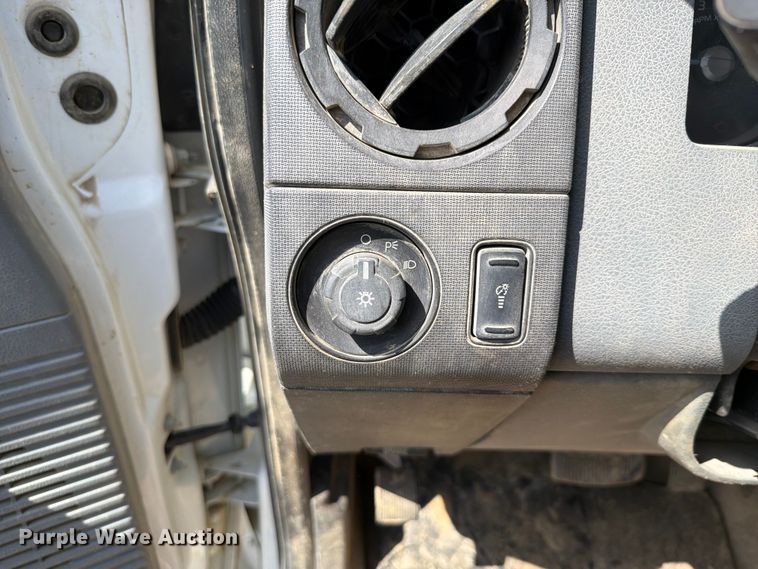 image for item EX2516 2011 Ford F250 Super Duty Crew Cab pickup truck