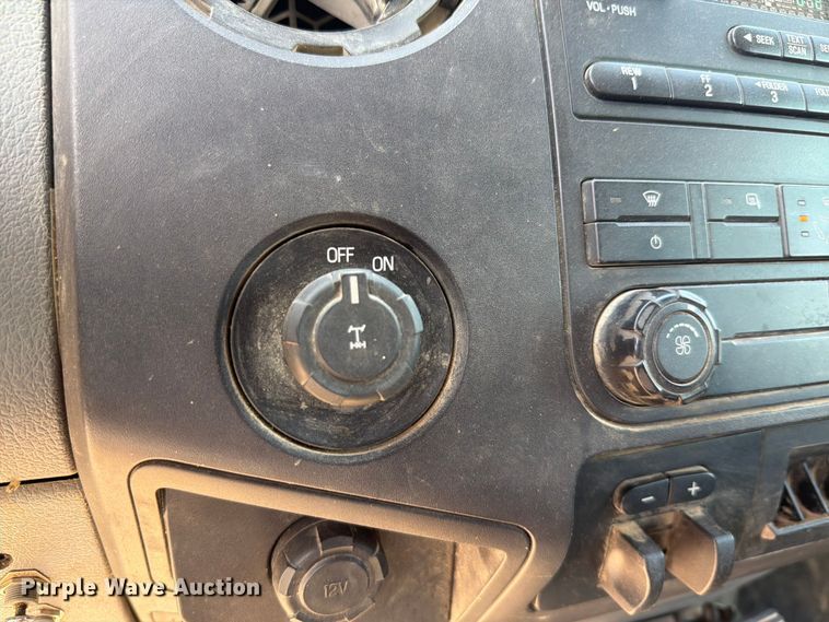 image for item EX2516 2011 Ford F250 Super Duty Crew Cab pickup truck