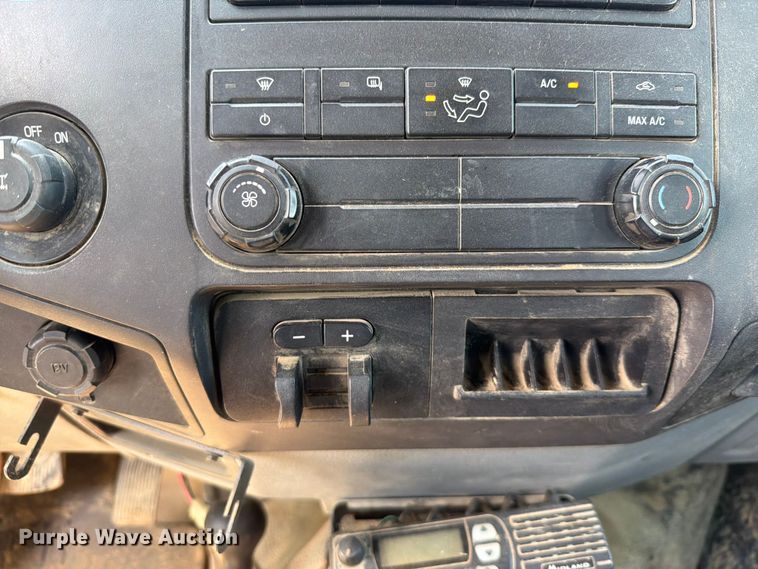 image for item EX2516 2011 Ford F250 Super Duty Crew Cab pickup truck