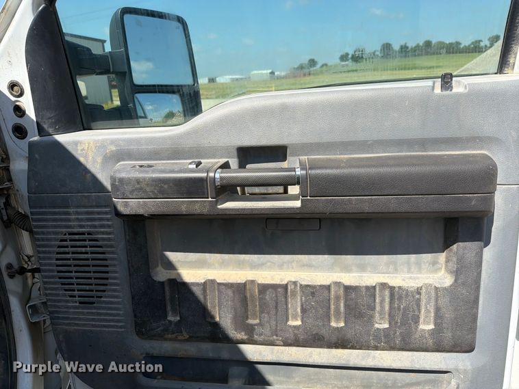 image for item EX2516 2011 Ford F250 Super Duty Crew Cab pickup truck