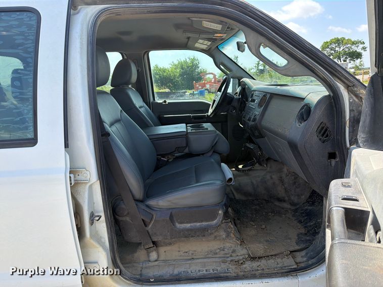 image for item EX2516 2011 Ford F250 Super Duty Crew Cab pickup truck