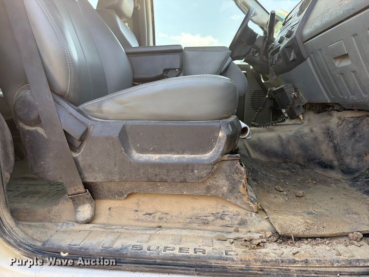 image for item EX2516 2011 Ford F250 Super Duty Crew Cab pickup truck