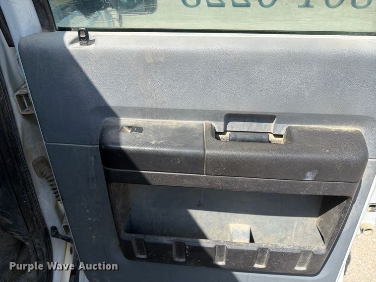 image for item EX2516 2011 Ford F250 Super Duty Crew Cab pickup truck