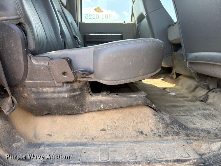 image for item EX2516 2011 Ford F250 Super Duty Crew Cab pickup truck