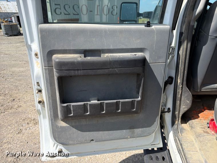 image for item EX2516 2011 Ford F250 Super Duty Crew Cab pickup truck